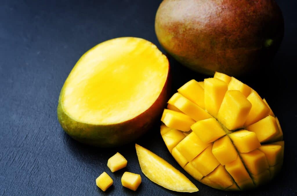 leafdrop-mango-sliced